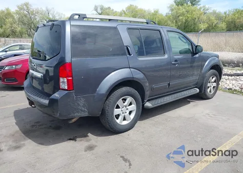 2011 Nissan Pathfinder Sv z USA, uszkodzony, nr VIN 5N1AR1NB2BC622784